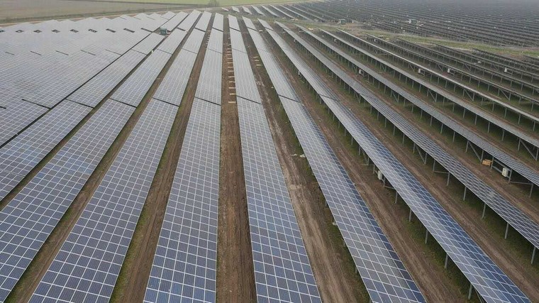 光伏背板是什么材料,背板在光伏組件中的比重