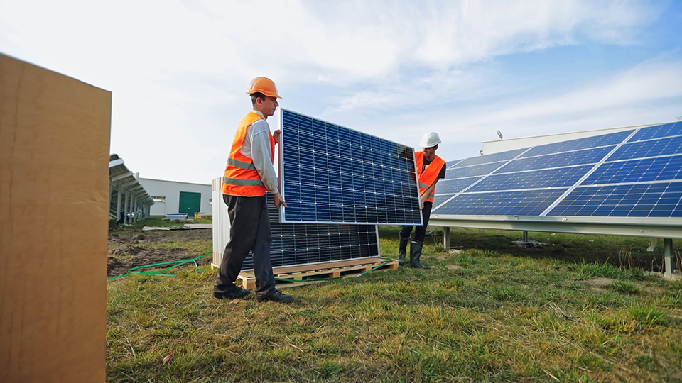屋頂光伏發電系統的組串設計和地面光伏電站有何不同 屋頂光伏發電系統的組串設計和地面光伏電站有何不同
